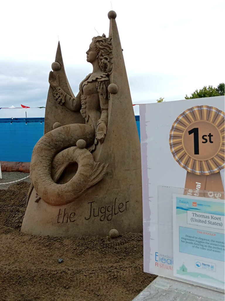 1st place The Juggler sand sculpture